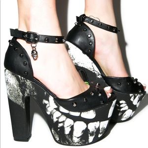 Iron Fist Loose Tooth Super Platforms
